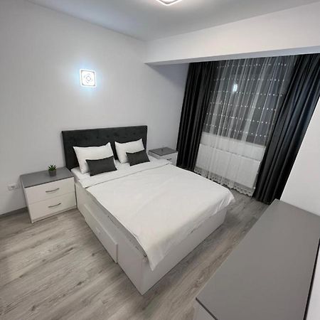 Sunny Accommodation Сучеава Екстериор снимка