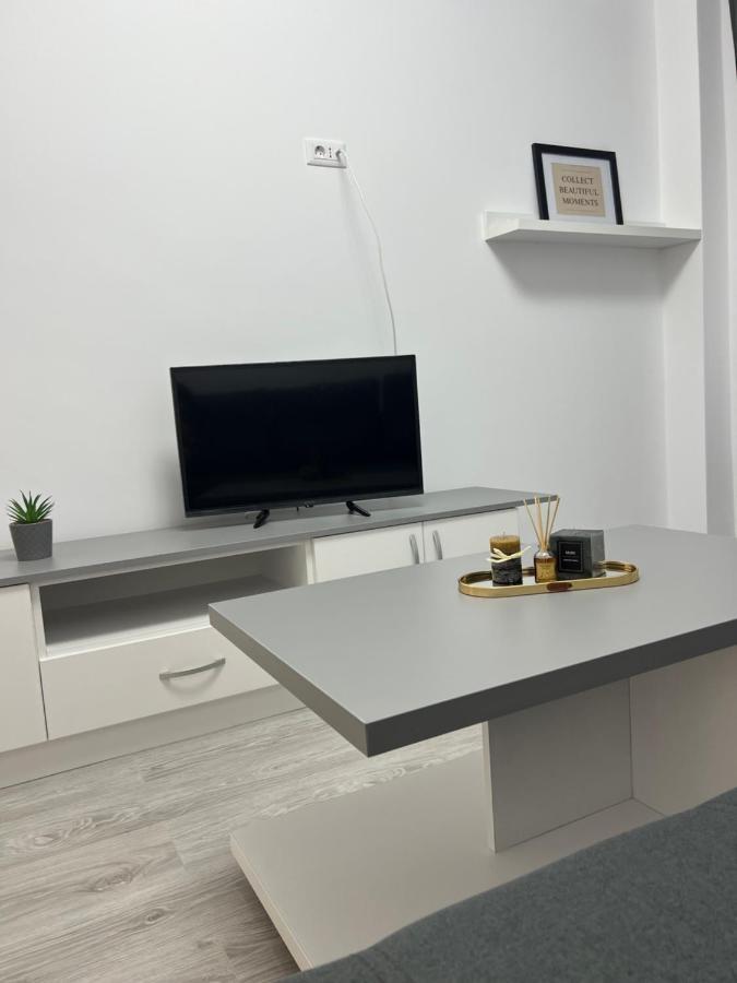 Sunny Accommodation Сучеава Екстериор снимка