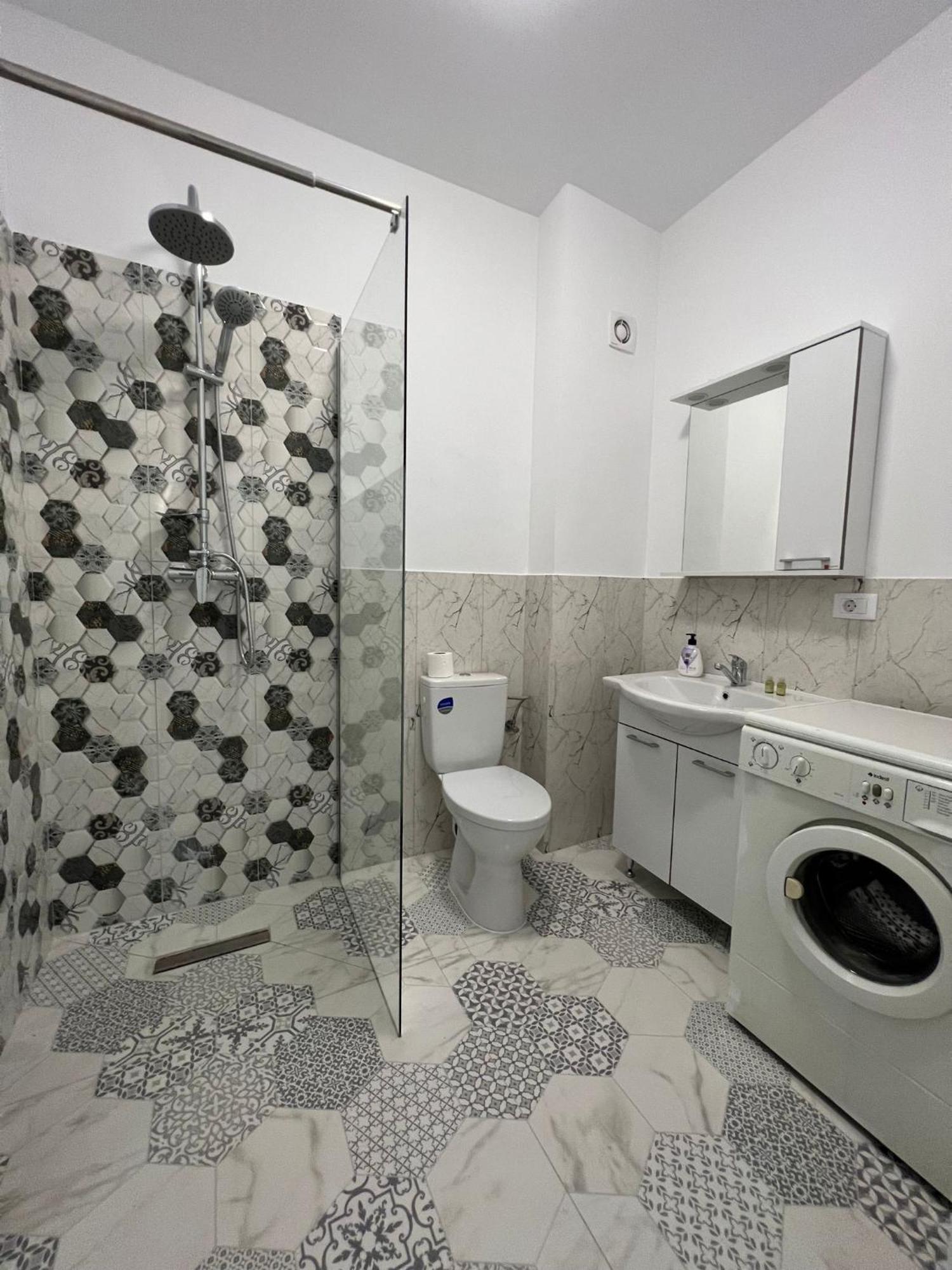 Sunny Accommodation Сучеава Екстериор снимка