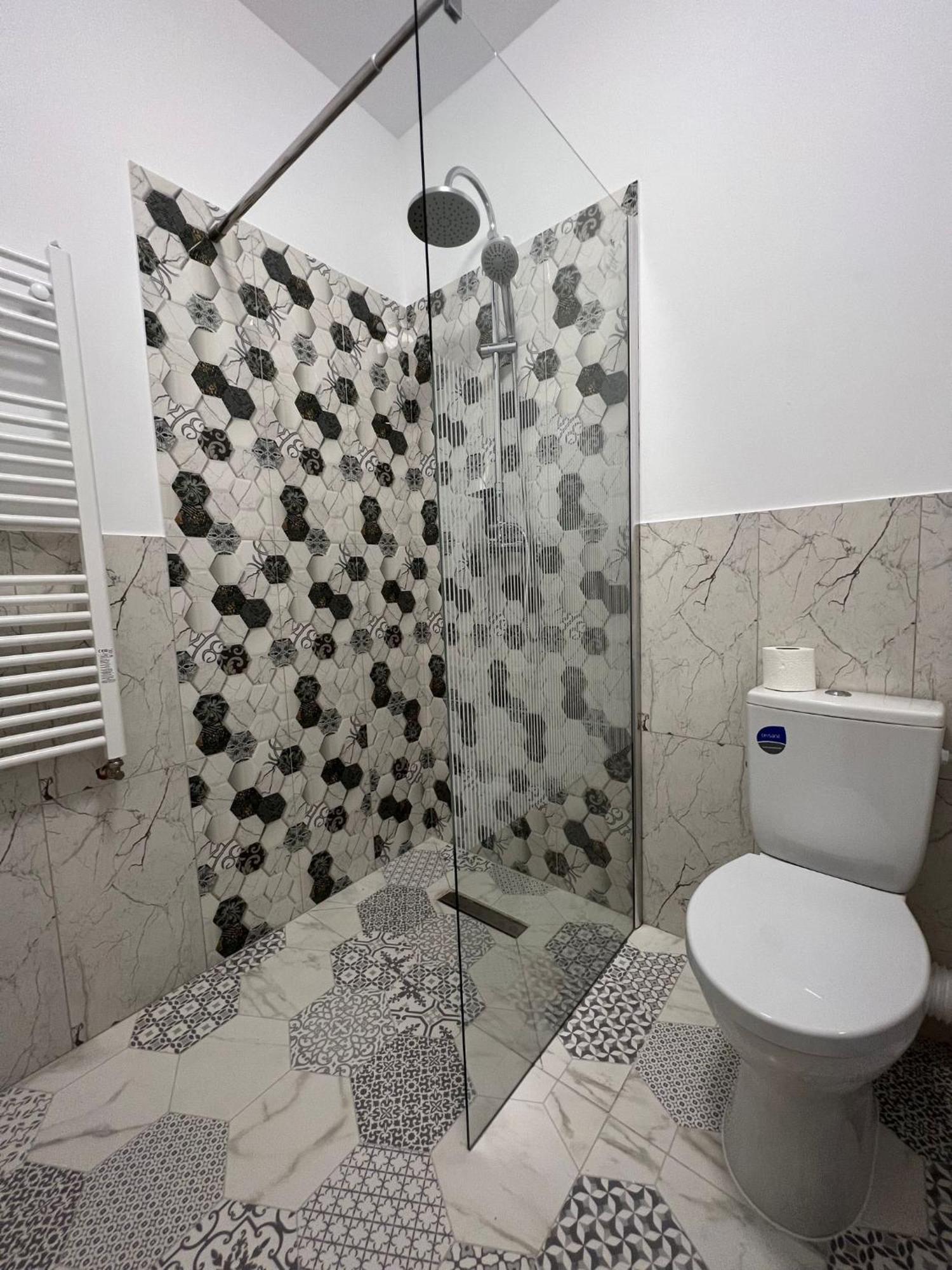 Sunny Accommodation Сучеава Екстериор снимка
